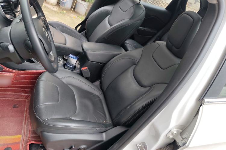 Used Jeep Cherokee 2019 2.0T Two-Wheel Drive Smart Enjoyment Version China VI Left Front Seat