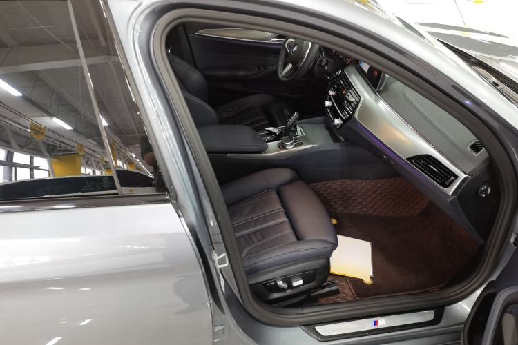 Used BMW 5 Series 2020 530i M Sport Package Right Front Seat