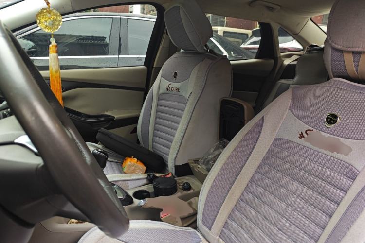 Used Ford Focus 2012 Sedan 1.6L Manual Fashion Edition Left Front Seat