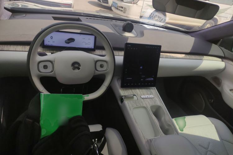 Used Nio ET7 2022 100kWh First Edition Center Console