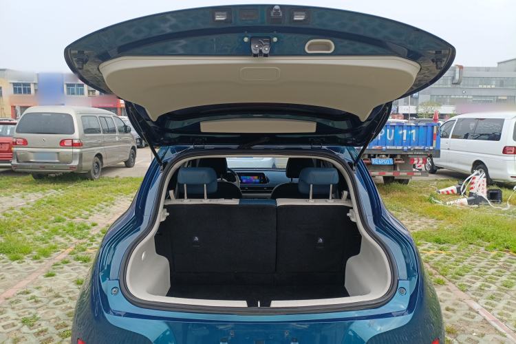 Used ORA Good Cat 2023 401 km Standard Range Luxury Version Lithium Iron Phosphate Trunk