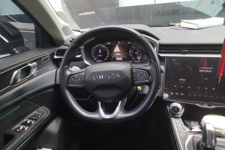 Used Lynk & Co 05 2020 2.0TD Two-Wheel Drive Shine Halo Steering Wheel