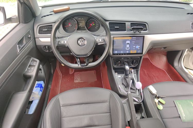 Used Volkswagen Lavida 2017 1.6L Automatic Comfort Edition Steering Wheel