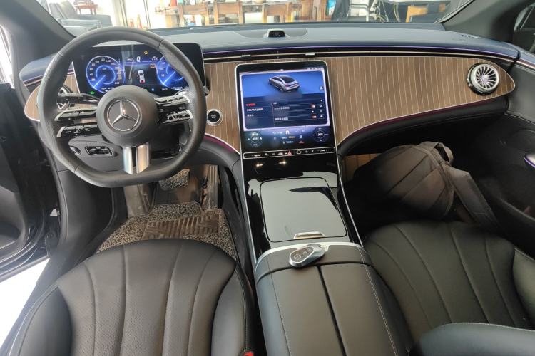 Used Mercedes-Benz EQE 2022 350 Pioneer Edition Center Console