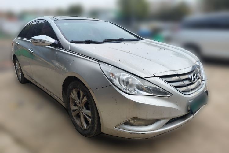 Used Hyundai Sonata 2011 2.0L Automatic Luxury Edition Front Right 45 Deg
