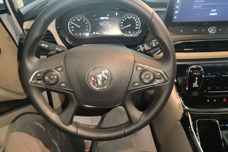 Used Buick GL8 2023 Facelifted Land Cruiser Executive Luxury Version
