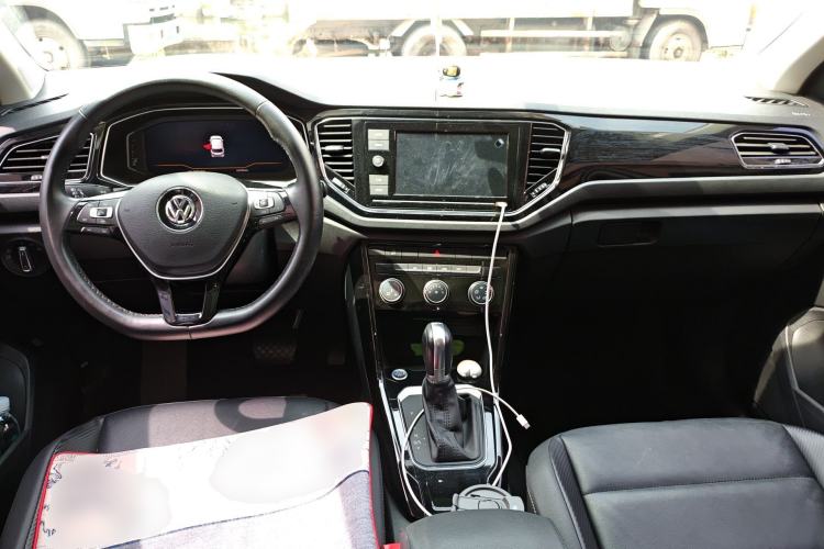 Used Volkswagen T-ROC 2020 280TSI DSG Two-Wheel Drive Comfort Version Center Console