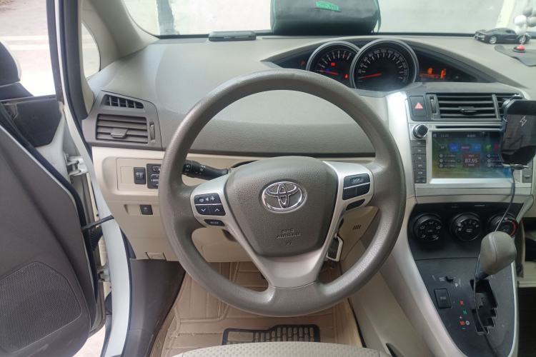 Used Toyota Verso 2015 180E CVT Crossover Edition Steering Wheel