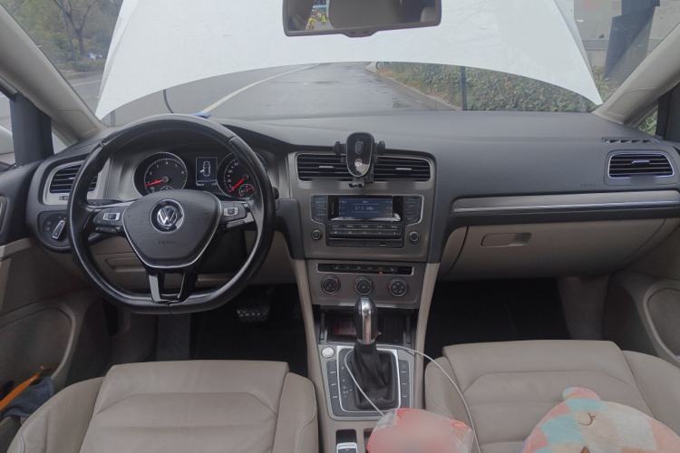 Used Volkswagen Golf 2015 1.4TSI Automatic Luxury Model
