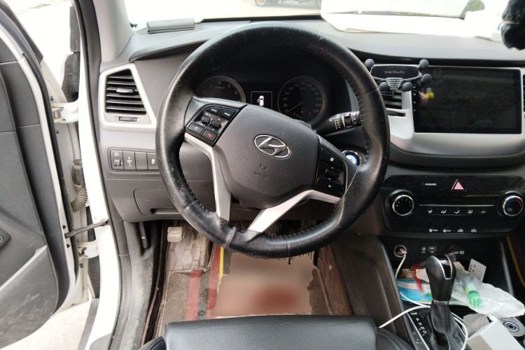 Used Hyundai Tucson 2015 2.0L Automatic Two-Wheel Drive Smart Version
