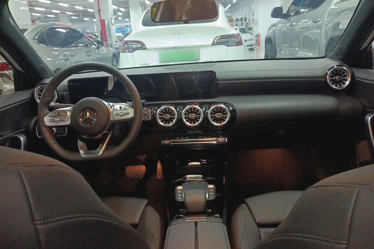 Used Mercedes-Benz A-Class 2022 Restyled A 200 L Sport Sedan Fashion Version
