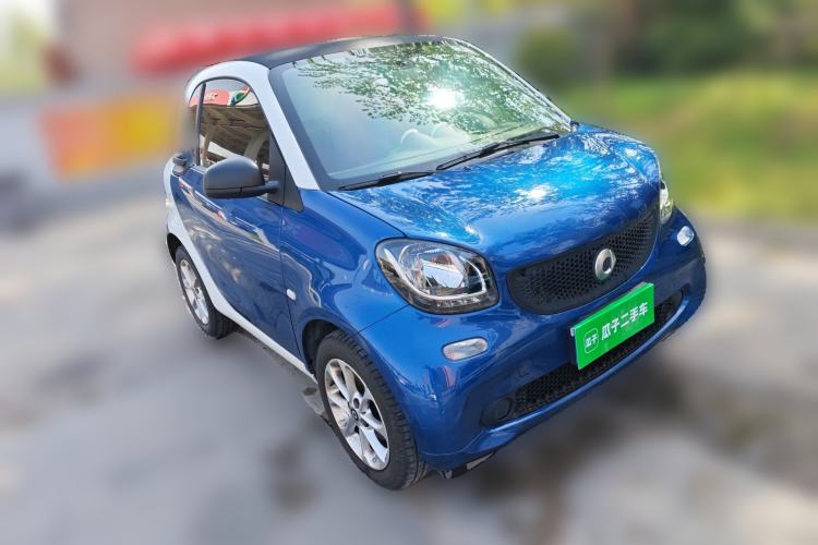 Used smart fortwo 2015 1.0L 52 kW hardtop Dynamic version
