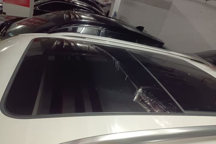 Used Volkswagen Tiguan L 2019 Revised 330TSI Automatic Two-Wheel Drive Smart & Luxury Edition China VI Standard Roof