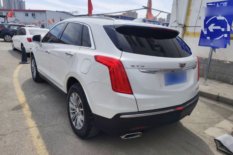 Used Cadillac XT5 2018 25T Luxury Model Exterior 2