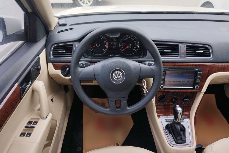 Used Volkswagen Lavida 2013 1.4TSI DSG Comfort Edition Steering Wheel