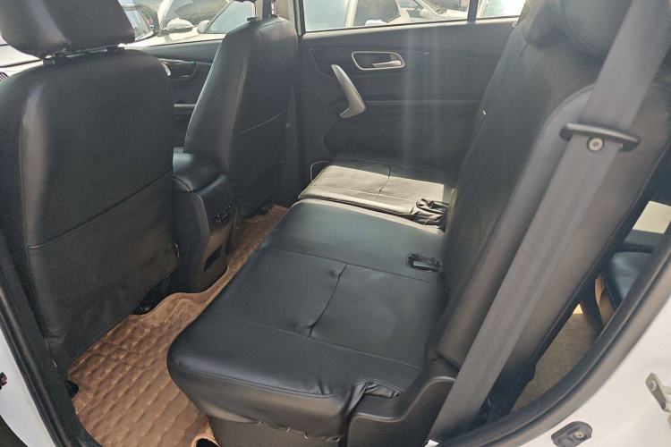 Used SWM X7 2016 1.8L Manual Comfort Version 7 Seats
