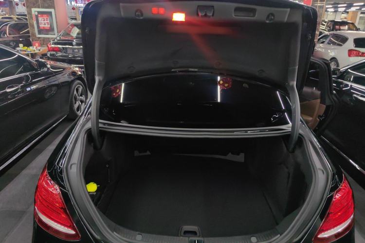 Used Mercedes-Benz E-Class 2020 E 300 L Stylish Model Trunk