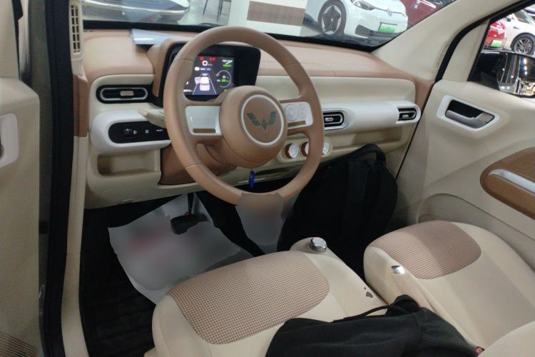 Used Wuling Hongguang MINIEV 2024 3rd Generation 215km Youth Edition Center Console