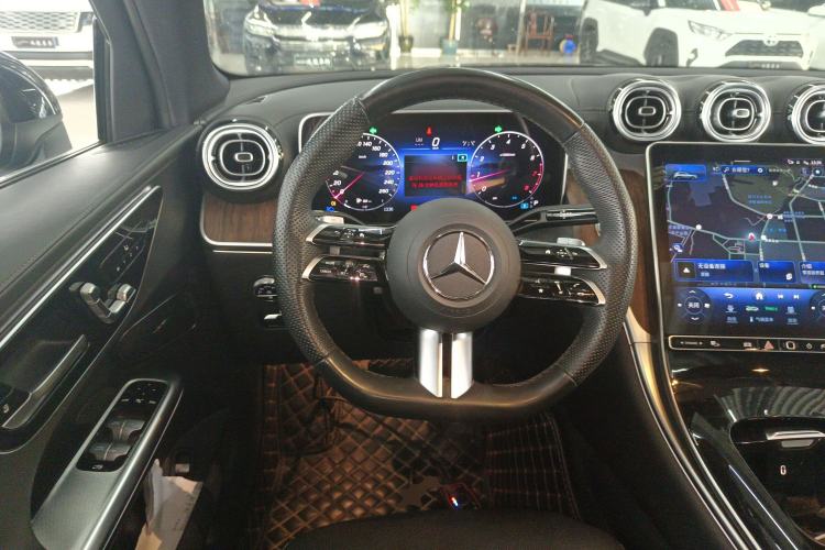 Used Mercedes-Benz GLC 2024 GLC 300 L 4MATIC Dynamic Edition 7-seater