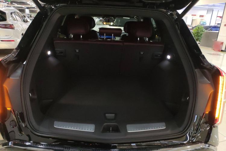 Used Cadillac XT5 2025 2.0T Platinum Edition
