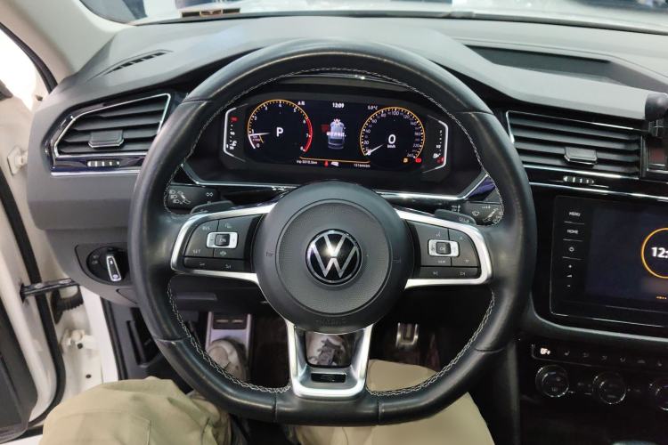 Used Volkswagen Tiguan L 2021 330TSI Automatic Two-Wheel Drive R-Line Enhanced Edition
