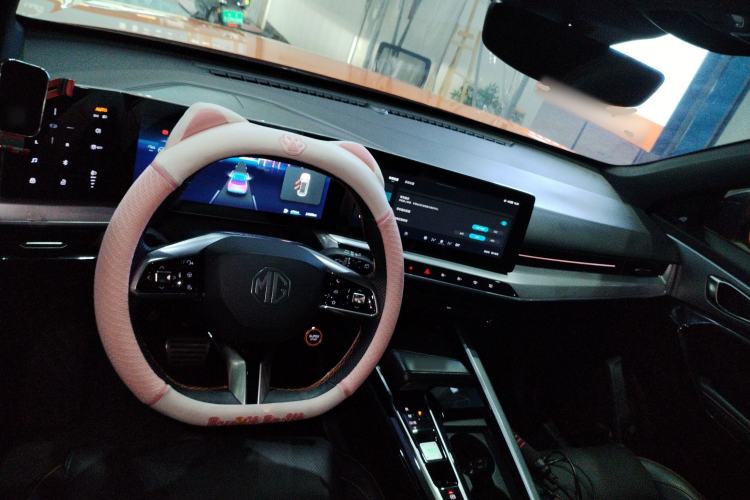 Used MG ONE 2022 α-Smart Sports Series 1.5T Advanced Edition Center Console