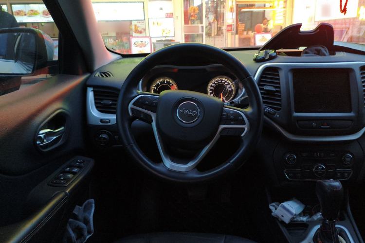 Used Jeep Cherokee 2016 2.4L Leading Smart Version