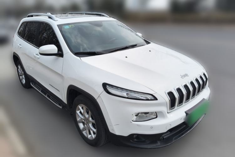 Used Jeep Cherokee 2016 2.4L Leading Smart Version
