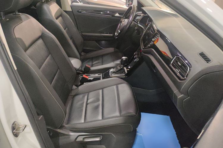 Used Volkswagen T-ROC 2021 280TSI DSG Two-Wheel Drive Comfort Connect Edition Right Front Seat