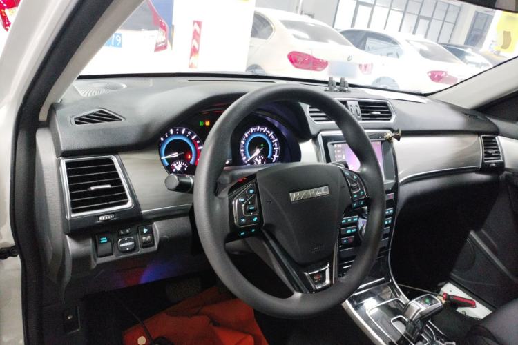 Used Haval H2 2018 Chuanxiang Edition Red Badge 1.5T Dual-Clutch Two-Wheel Drive Fashionable Model