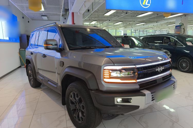 Used Formula Leopard 5 2023 Cloud Ride Flagship Edition Front Right 45 Deg