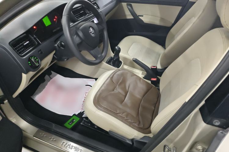 Used Skoda Rapid 2015 1.6L Manual Smart Selection Model Left Front Seat