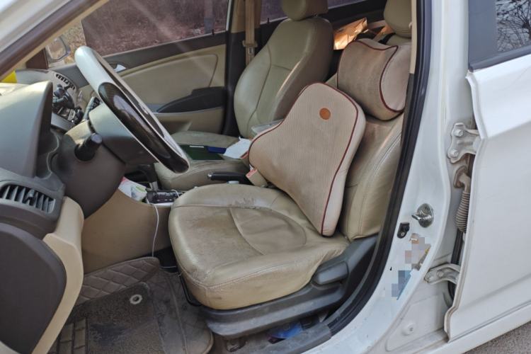 Used Hyundai Verna (older generation) 2010 Sedan 1.4L Automatic Comfort Model GS
