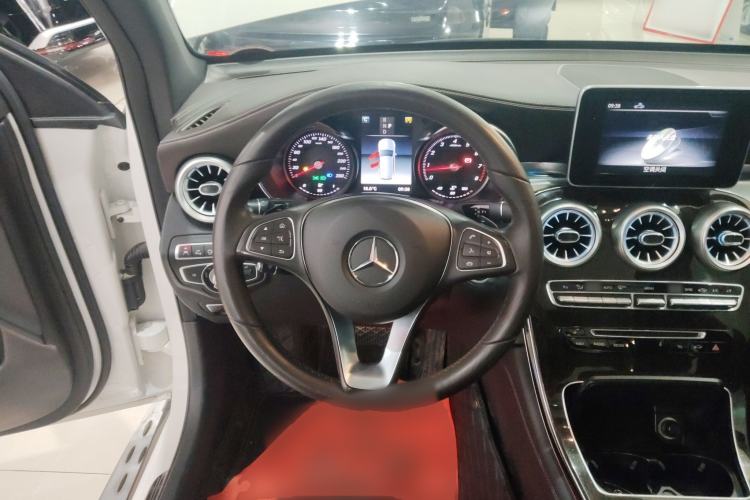 Used Mercedes-Benz GLC 2017 GLC 260 4MATIC Luxury Model