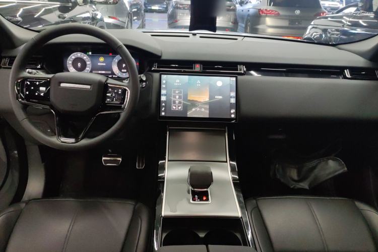 Used Land Rover Range Velar 2024 Dynamic SE Center Console