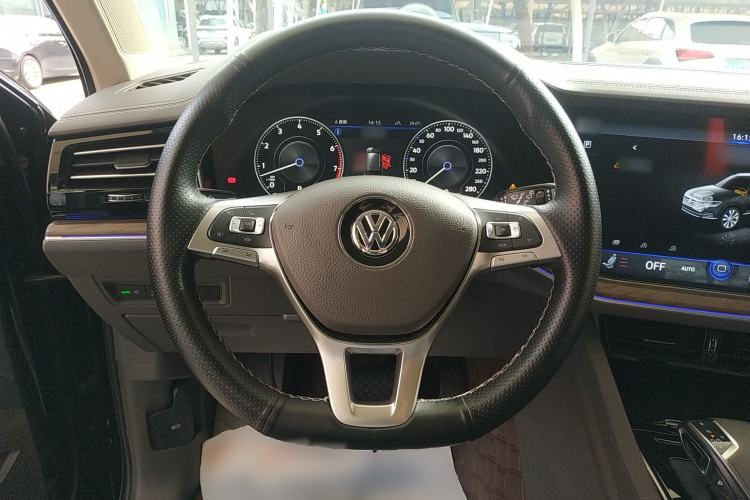 Used Volkswagen Touareg 2019 3.0 TSI RuiFeng Edition China VI Standard Steering Wheel