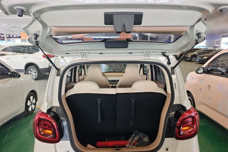 Used Wuling Hongguang MINIEV 2025 Four-Door Version Advanced Edition Trunk
