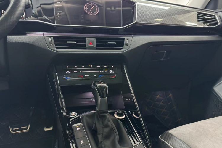 Used Volkswagen Tayron X 2020 330TSI Two-Wheel Drive Luxury Smart Connectivity Version