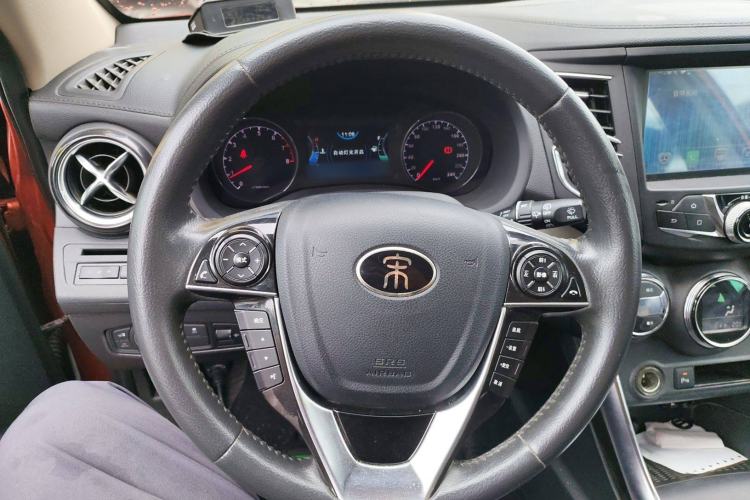 Used BYD Song 2016 GaiShi Edition 1.5TI Manual Elite Model
