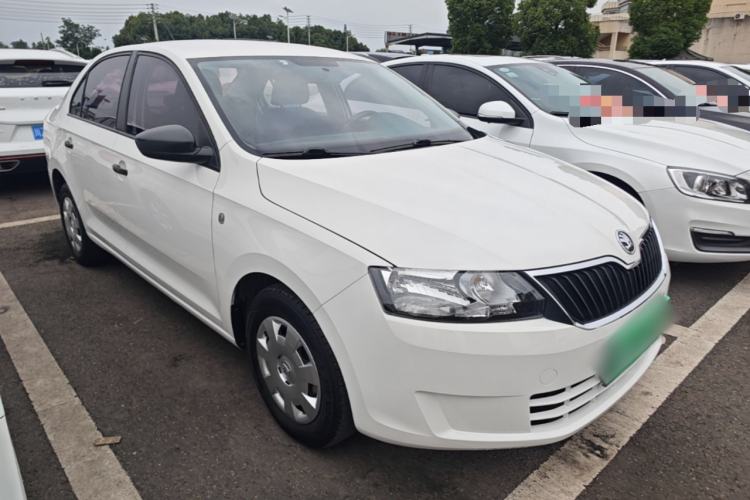 Used Skoda Rapid 2016 1.6L Manual Front-Wheel-Drive Version
