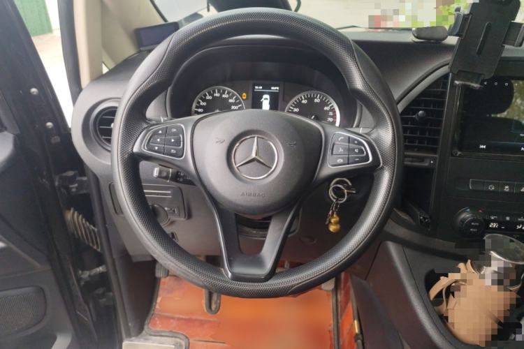 Used Mercedes-Benz Vito 2018 2.0T Elite Version 7 Seats China VI Emission Standard
