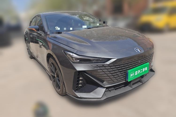 Used CHANGAN UNI-V 2022 1.5T Prestige Version Front Right 45 Deg