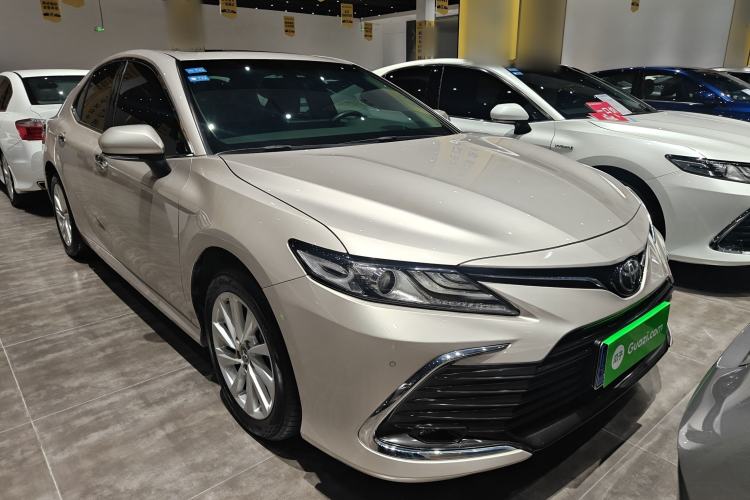 Used Toyota Camry 2021 2.0G Luxury Edition Front Right 45 Deg