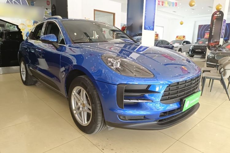 Used Porsche Macan 2018 Macan 2.0T Front Right 45 Deg