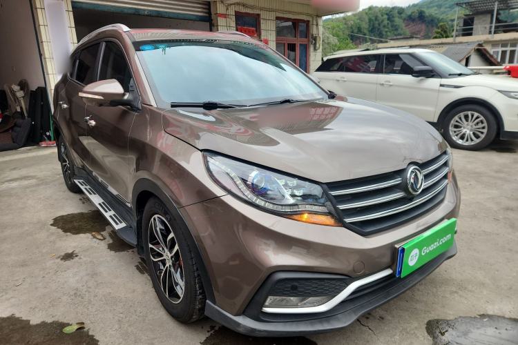 Used Dongfeng Fengon 580 2017 1.5T CVT Smart Style Model Front Right 45 Deg