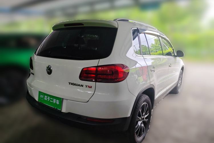 Used Volkswagen Tiguan 2015 1.8TSI Automatic Two-Wheel Drive Luxury Model Rear Right 45 Deg