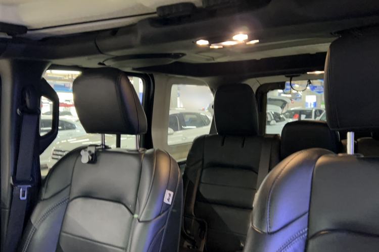 Used Jeep Wrangler 2021 2.0T 80th Anniversary Edition Interior 10