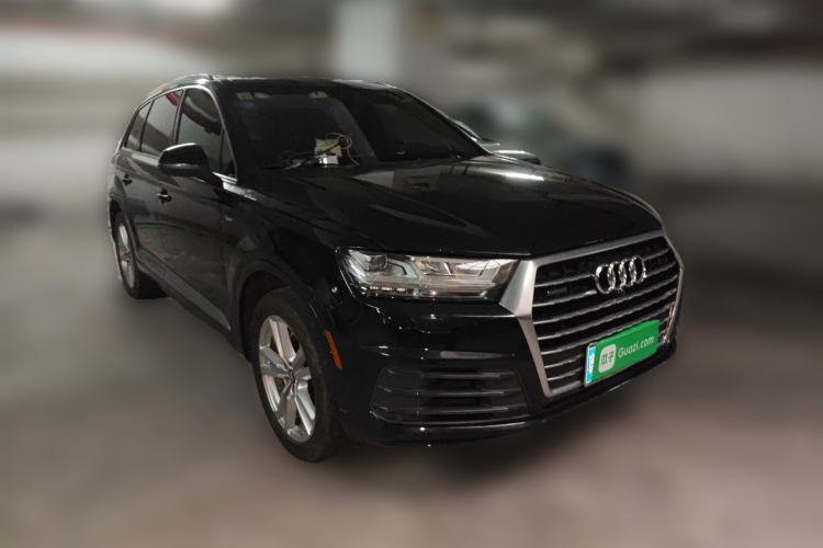 Used Audi Q7  Front Right 45 Deg
