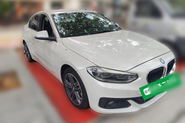 Used BMW 1 Series 2019 118i Fashion Model Front Right 45 Deg