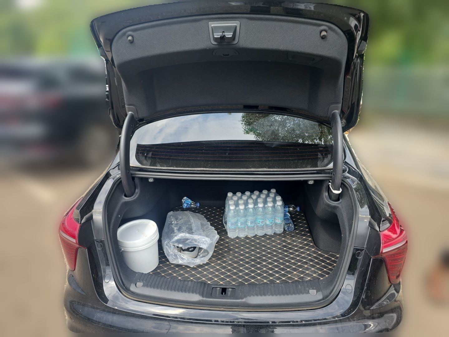 Hongqi H5 2024 1.5T DCT Smart Connect Flagship Edition - Chinese Trim Yun — снимка 19